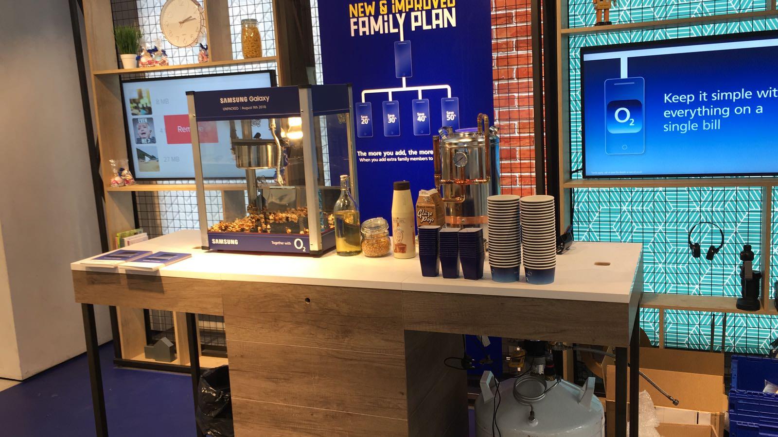 Samsung Galaxy and O2 co-branded experiential popcorn cart in flagship retail store
